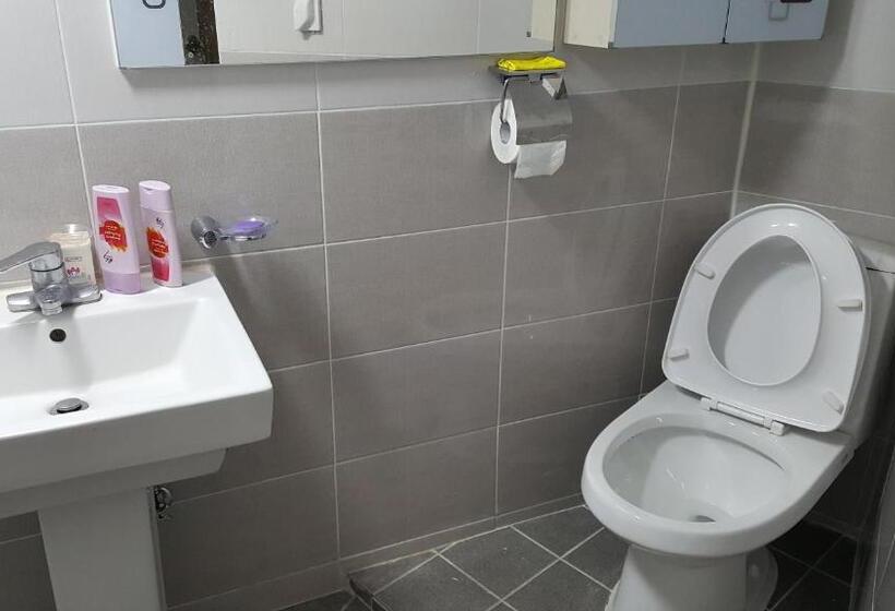 Pension (Hôtel basse catégorie) Guest House Manna