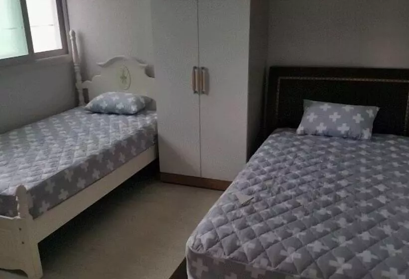 Majatalo Guest House Manna