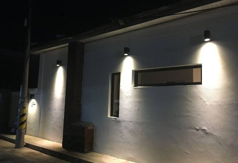 פנסיון Hwadam Inn