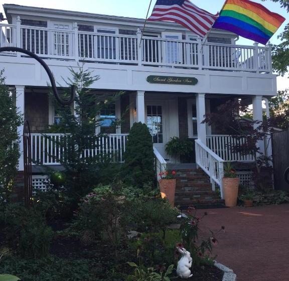 هاستل Secret Garden Inn