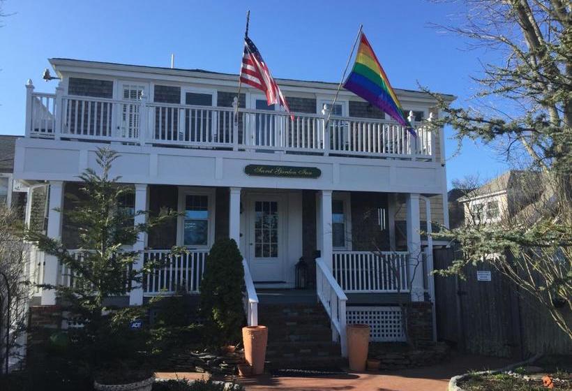 هاستل Secret Garden Inn