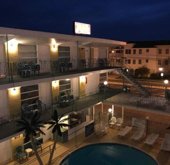 The Tramcar Motel Formerly The Aruba Motel