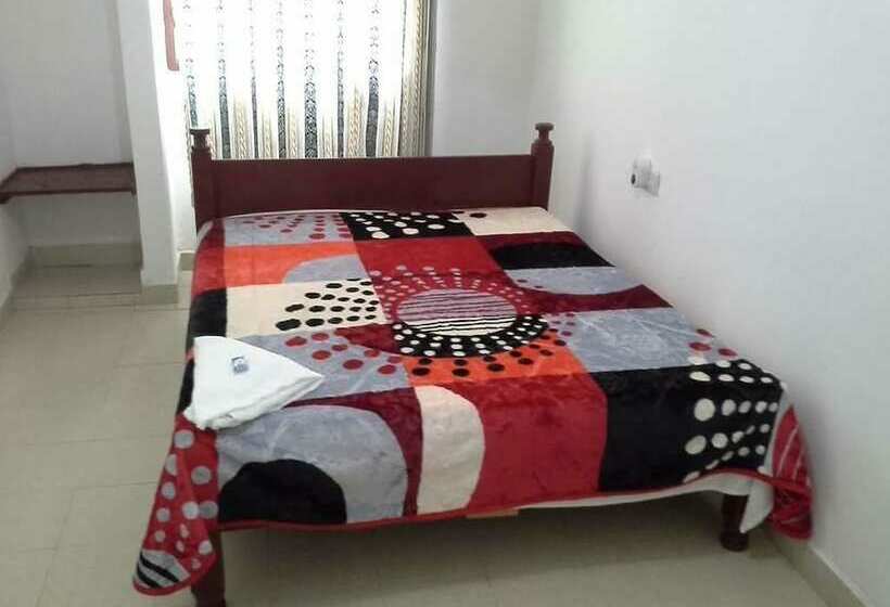 پانسیون Golden Guest House Miritini