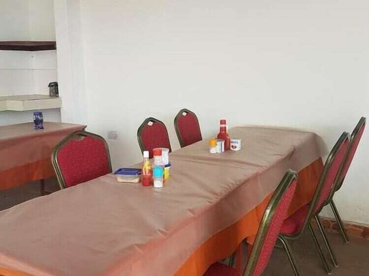 پانسیون Golden Guest House Miritini