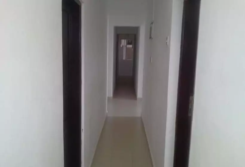 پانسیون Golden Guest House  Miritini