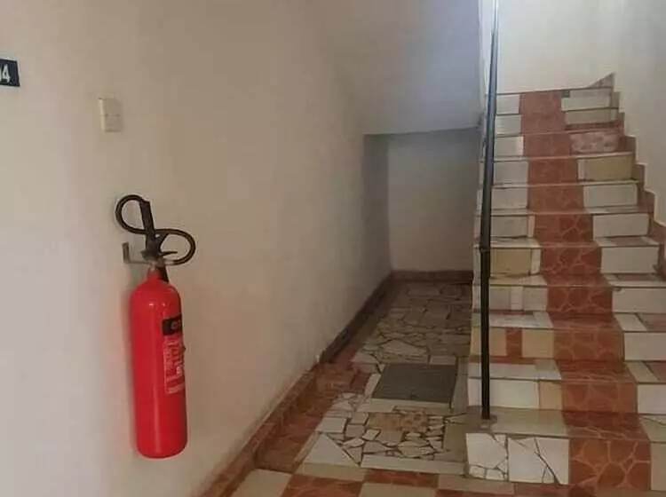 پانسیون Golden Guest House  Miritini