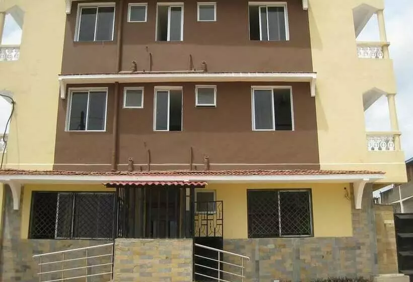 پانسیون Golden Guest House  Miritini