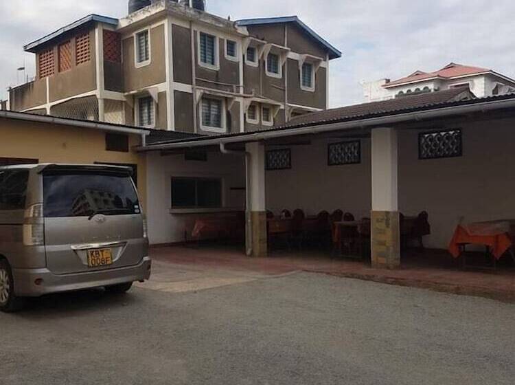 پانسیون Golden Guest House Miritini