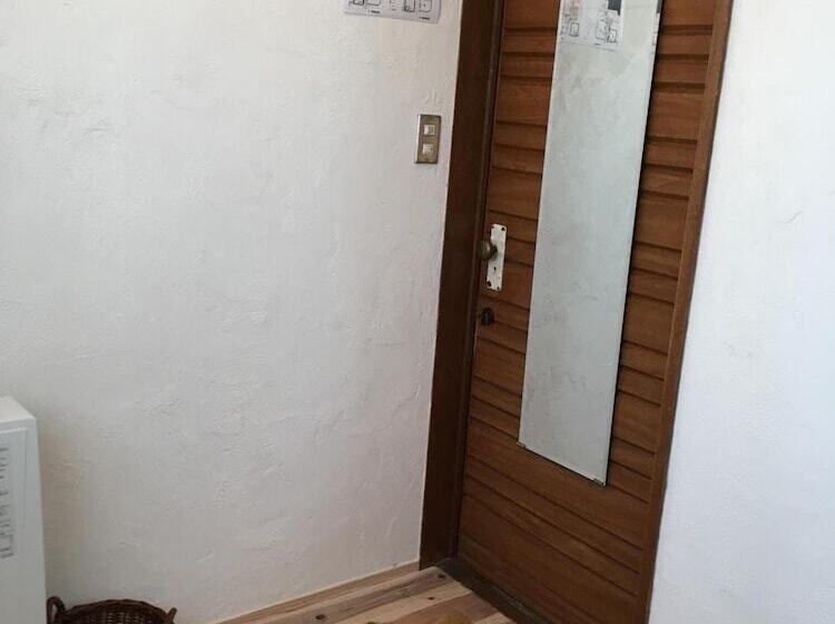 ペンション Small Town Hotel Hakodate