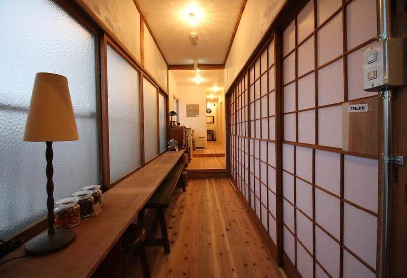 ペンション Small Town Hotel Hakodate