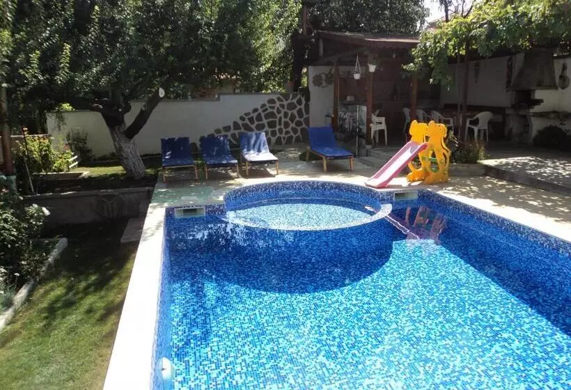پانسیون Guest House Drazhev