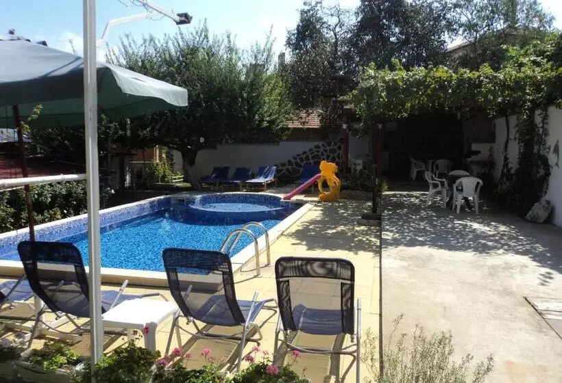 پانسیون Guest House Drazhev