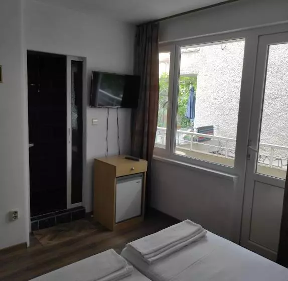 پانسیون Guest House Drazhev