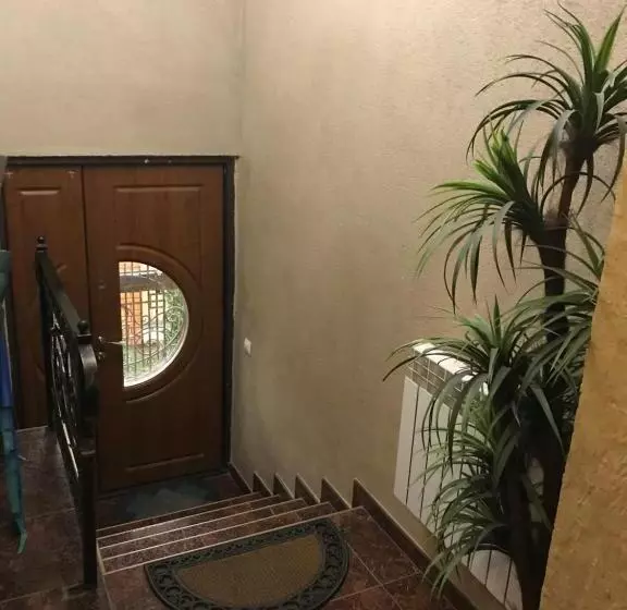 پانسیون Villa L Vovskaia