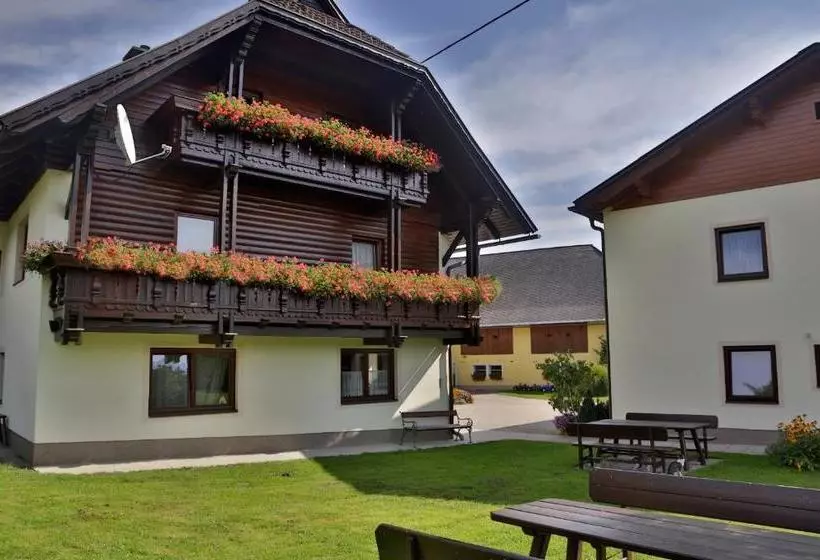 هتل Familienparadies Zeislerhof