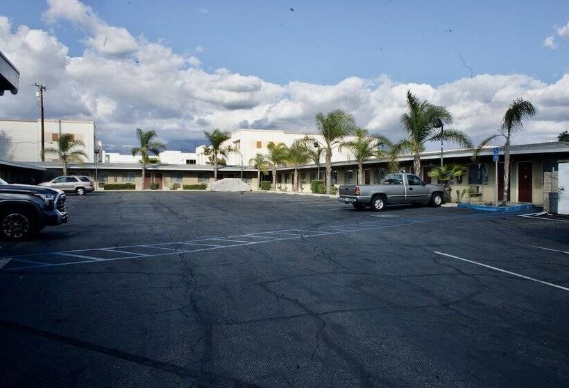 Sands Motel