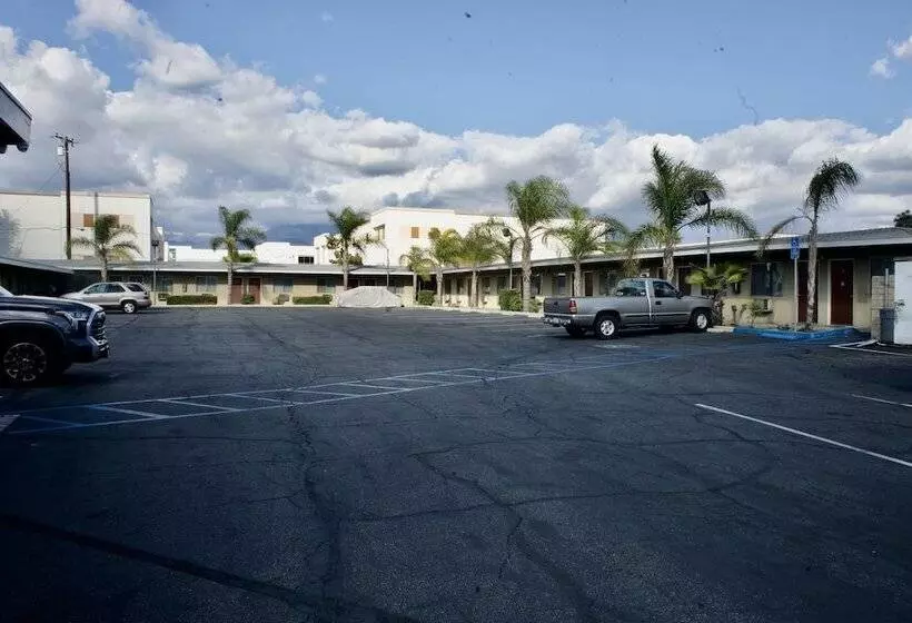 Sands Motel
