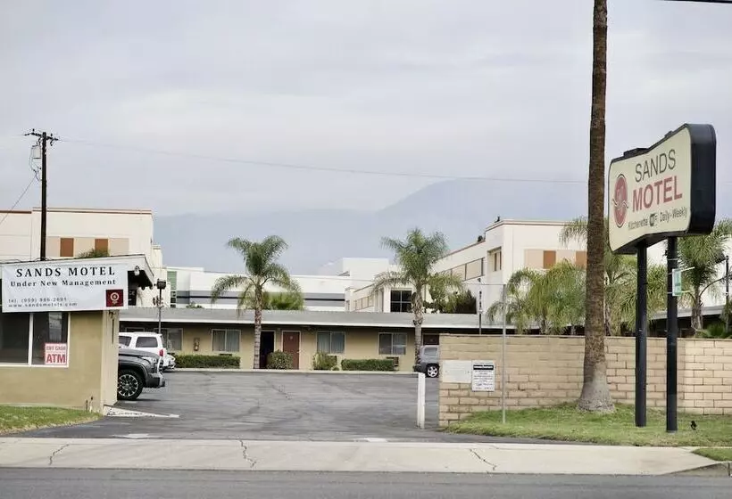 Sands Motel