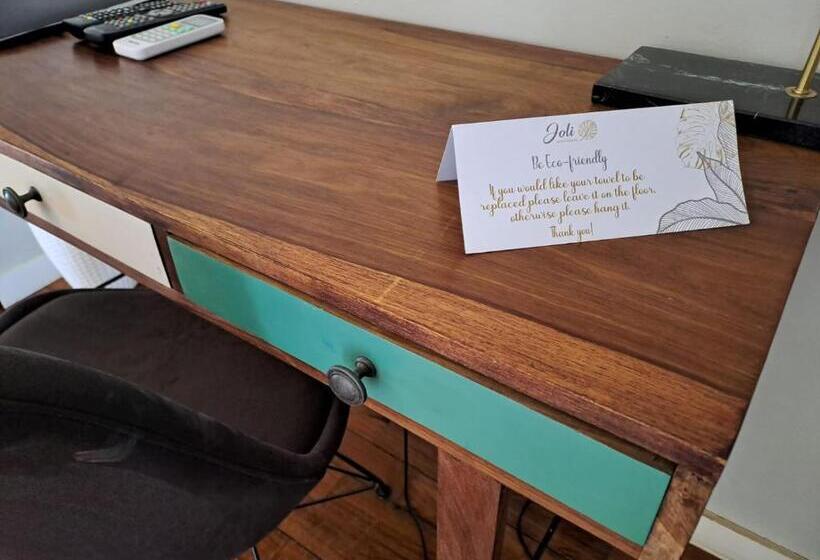 بنسيون Joli Guesthouse