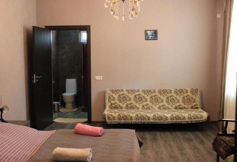 پانسیون Pompeius