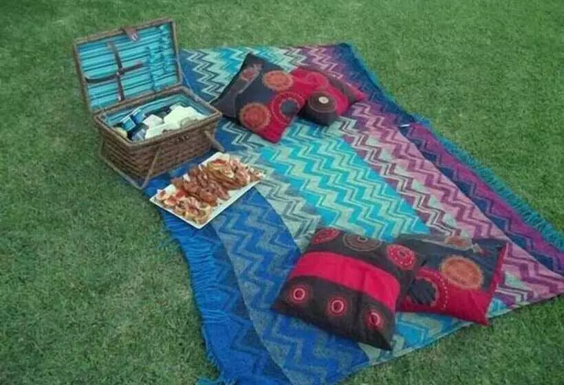 ペンション Moonriver Guest House