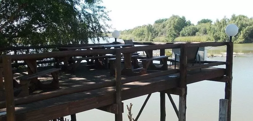 ペンション Moonriver Guest House