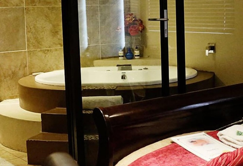 ペンション Moonriver Guest House