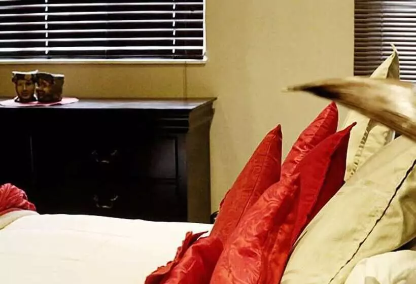 ペンション Moonriver Guest House