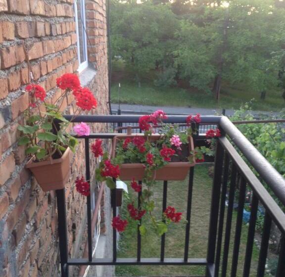 پانسیون Natia