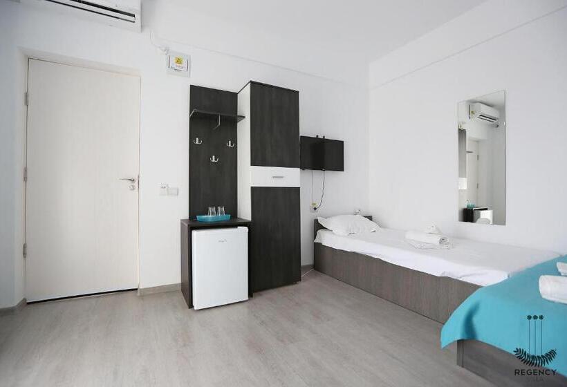 پانسیون Regency Villa