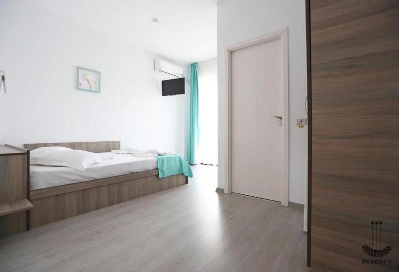 پانسیون Regency Villa