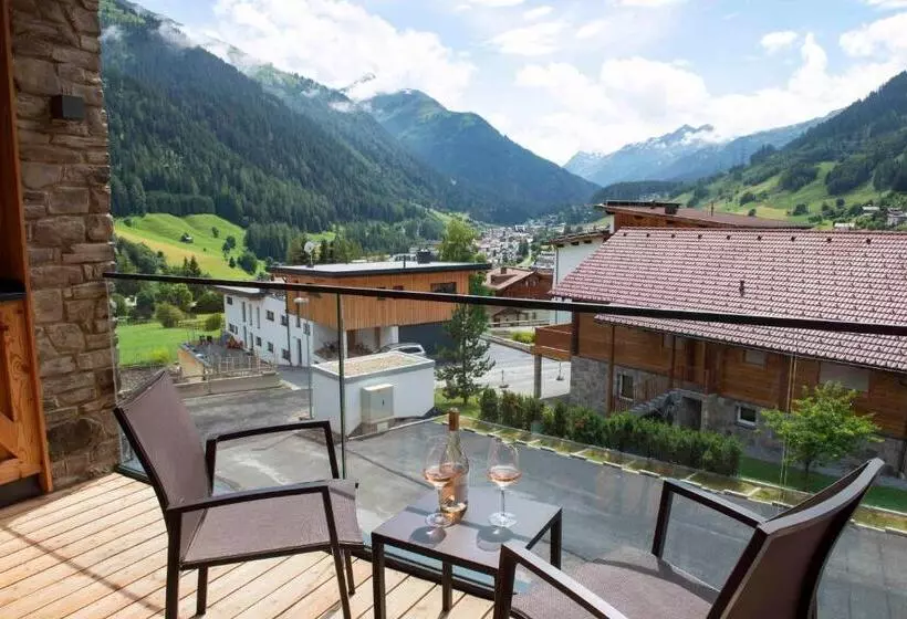 Mountain Spa Residences