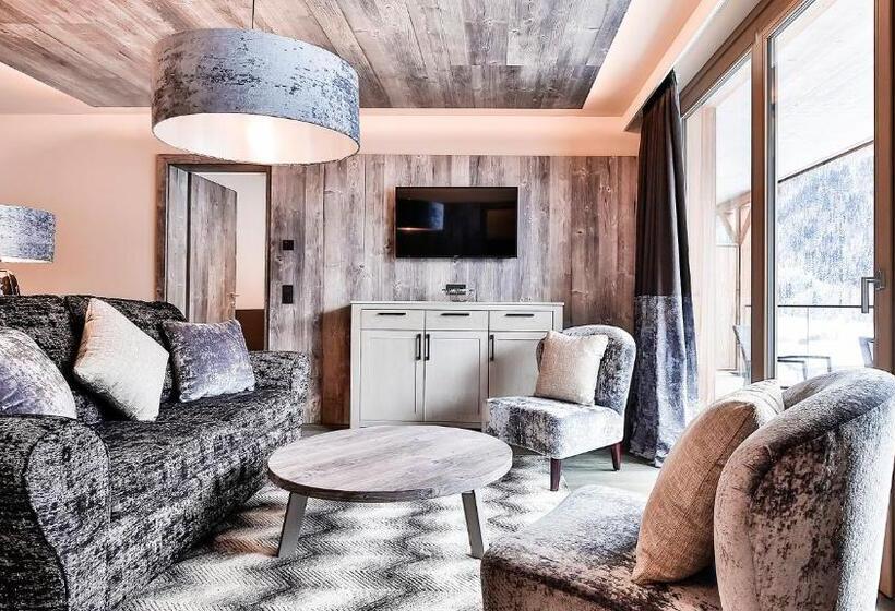 Mountain Spa Residences