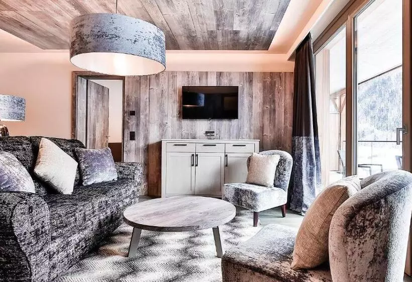 Mountain Spa Residences