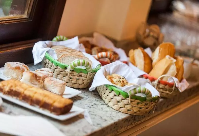 Majatalo Pousada Quatro Estacoes