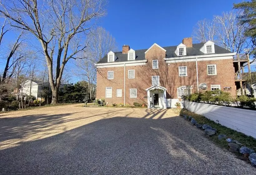 Retkeilymaja Abigail Inn