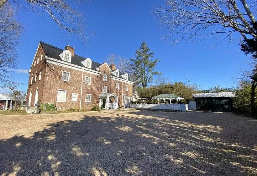 Retkeilymaja Abigail Inn