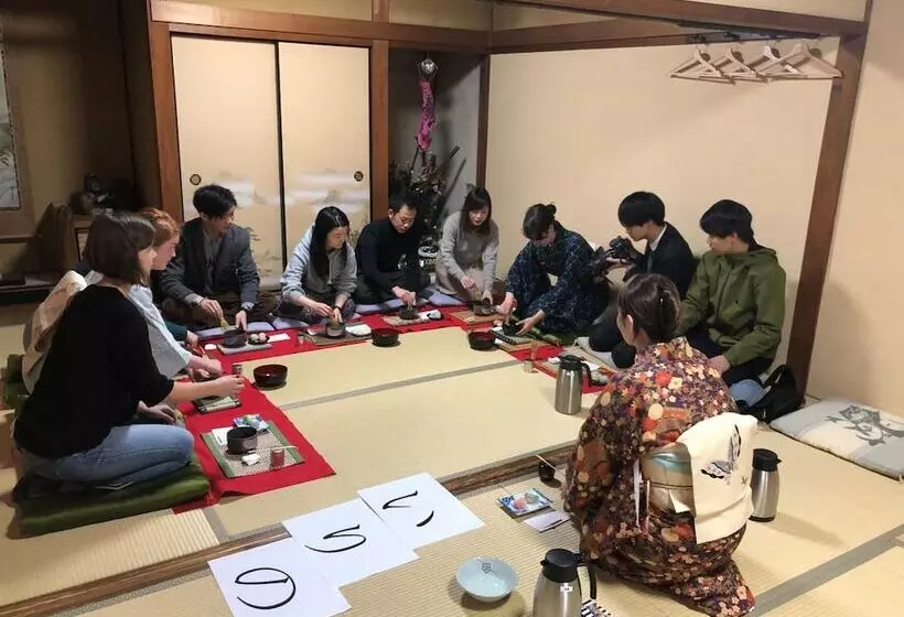 ペンション Fujitatami Guesthouse   Hostel