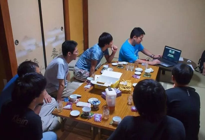 ペンション Fujitatami Guesthouse   Hostel