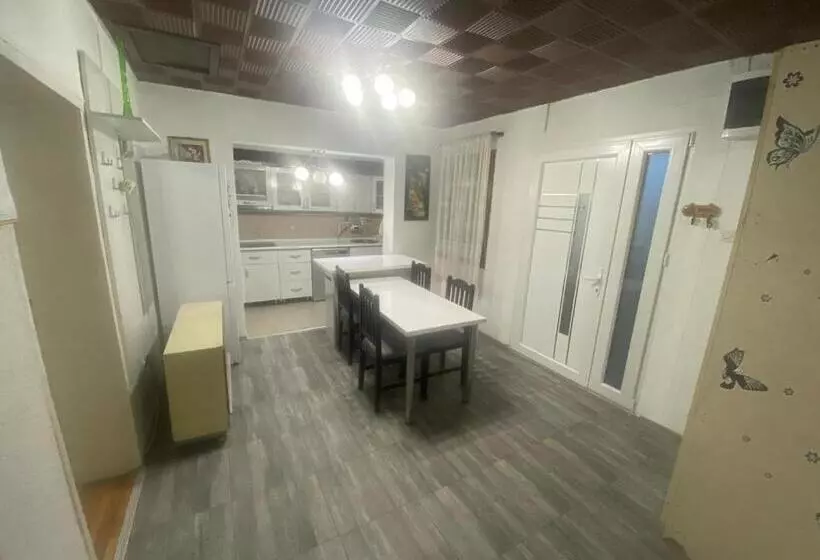 پانسیون Iliovski Inn   Just Like Home