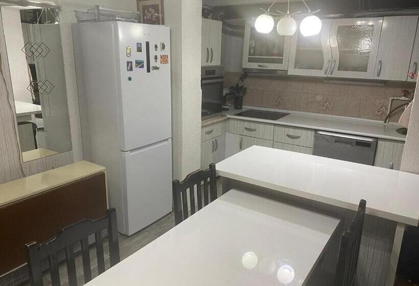 پانسیون Iliovski Inn Just Like Home