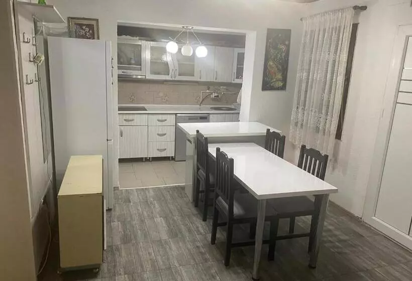 پانسیون Iliovski Inn   Just Like Home