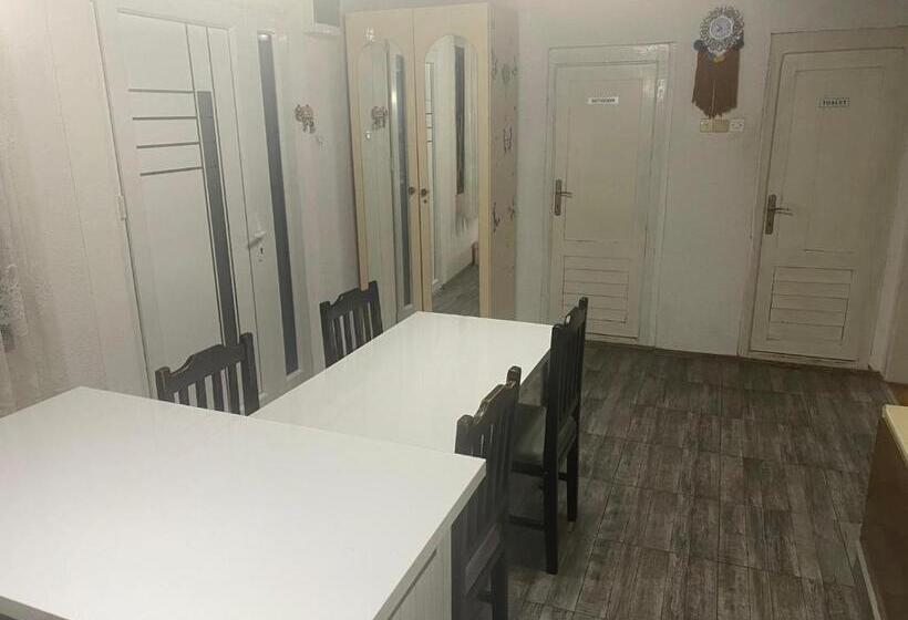 پانسیون Iliovski Inn Just Like Home