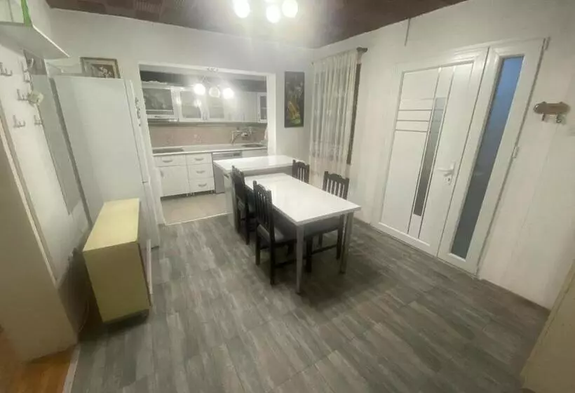 پانسیون Iliovski Inn   Just Like Home