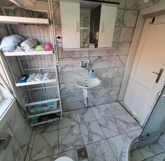 پانسیون Iliovski Inn Just Like Home