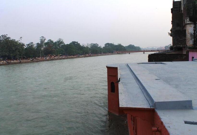 פנסיון Patnimal Guesthouse