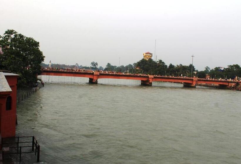 פנסיון Patnimal Guesthouse