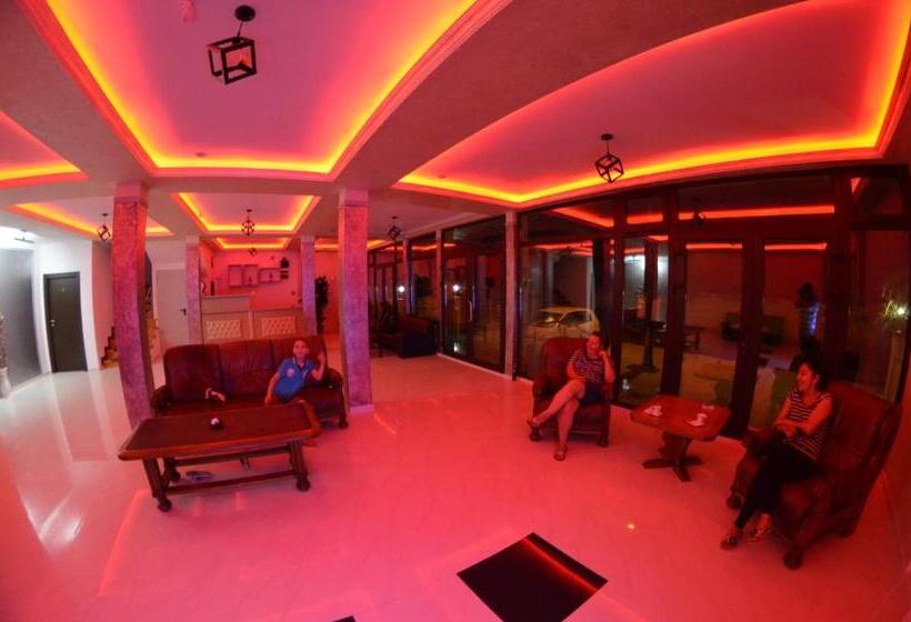 膳宿费 Razvan Holiday