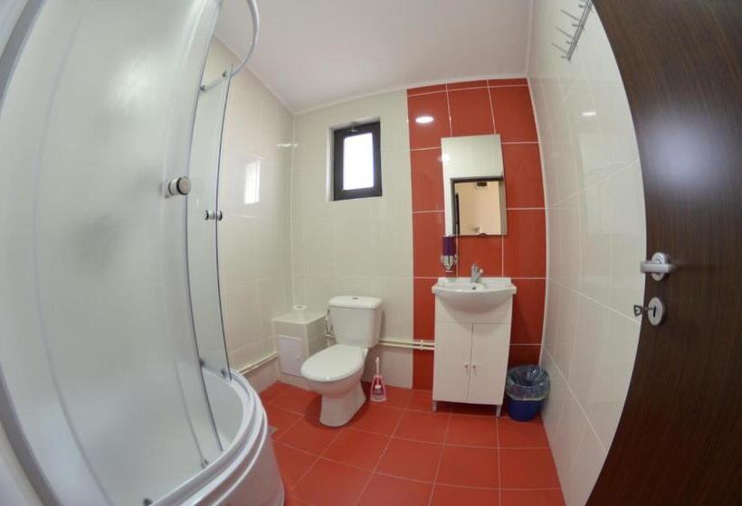 膳宿费 Razvan Holiday