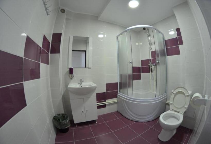 膳宿费 Razvan Holiday